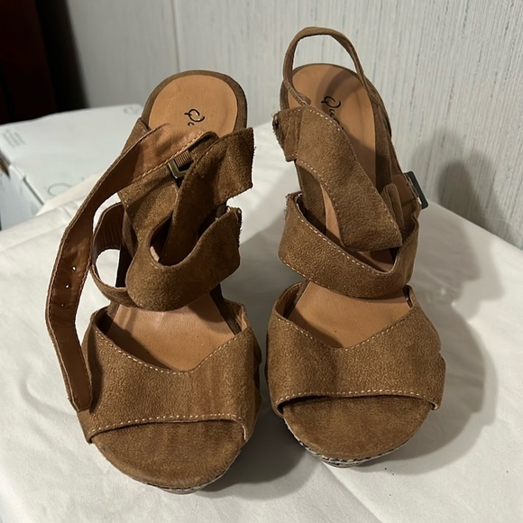 Wedges - Picture 1 of 8